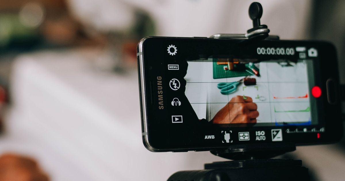 How to Film Nail Art Videos That People Watch