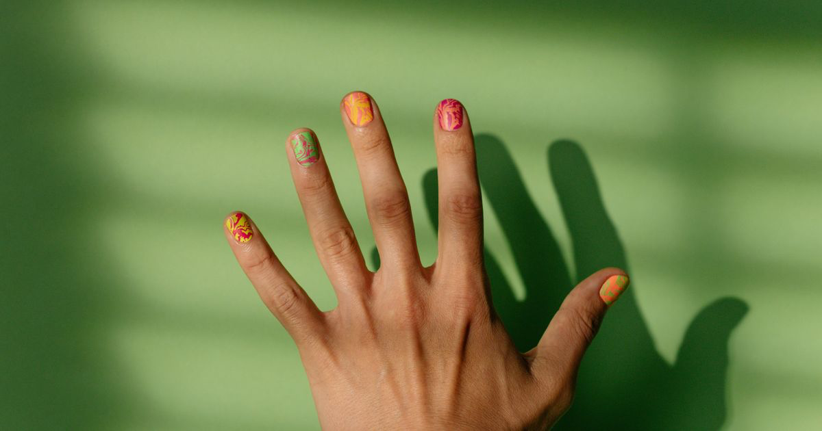 How to Photograph Aura Nails