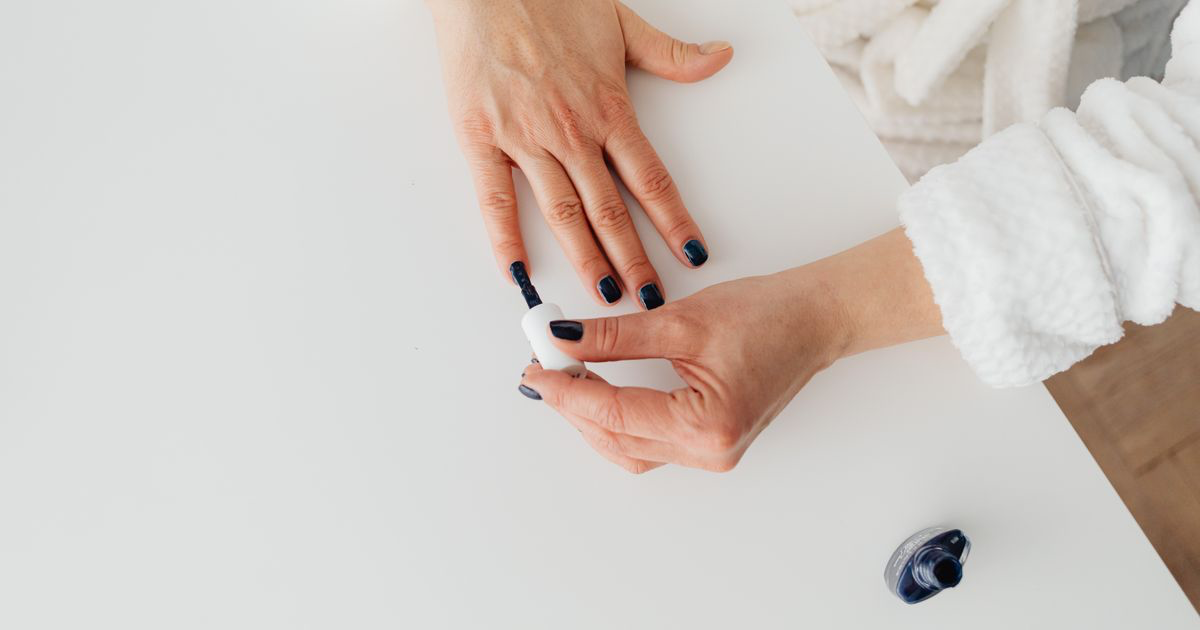 How to Photograph Black Nails