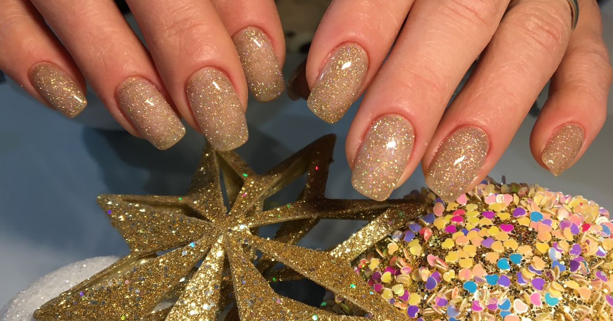 How to Photograph Glitter Nails