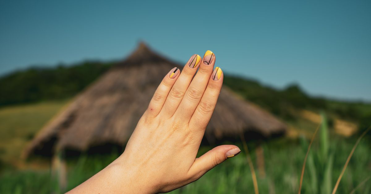 How to Photograph Short Nails