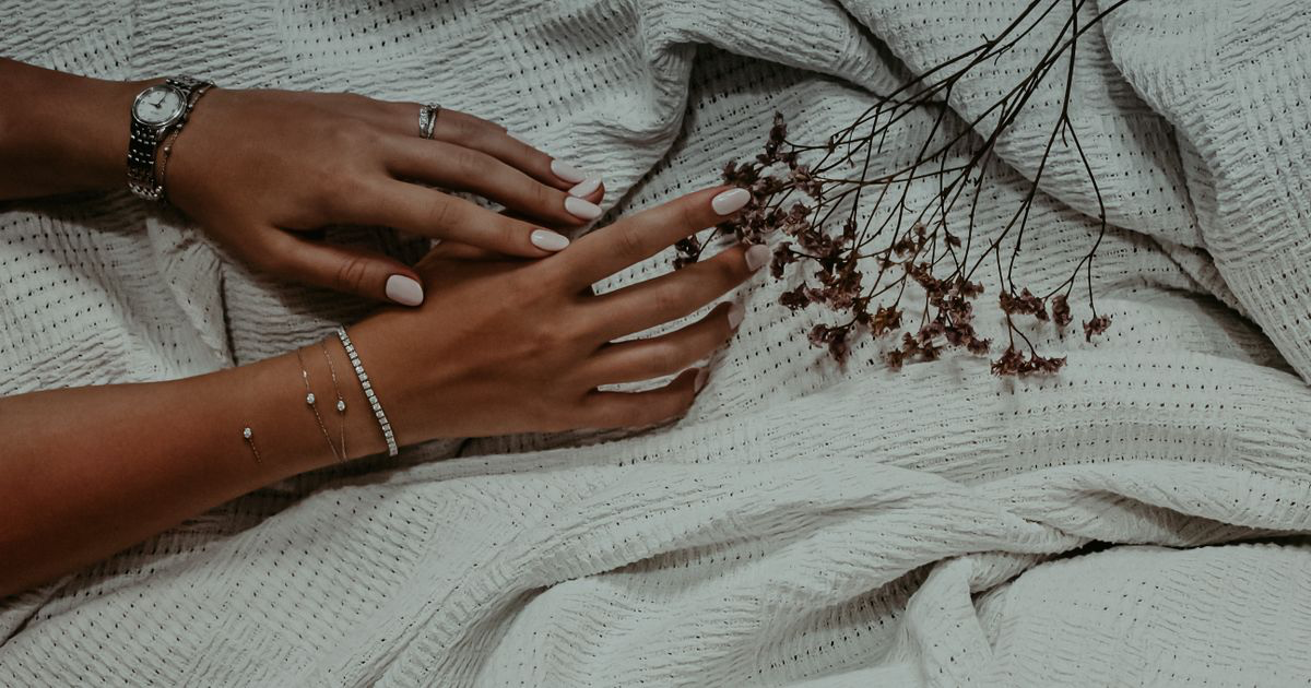 How to Photograph White Nails