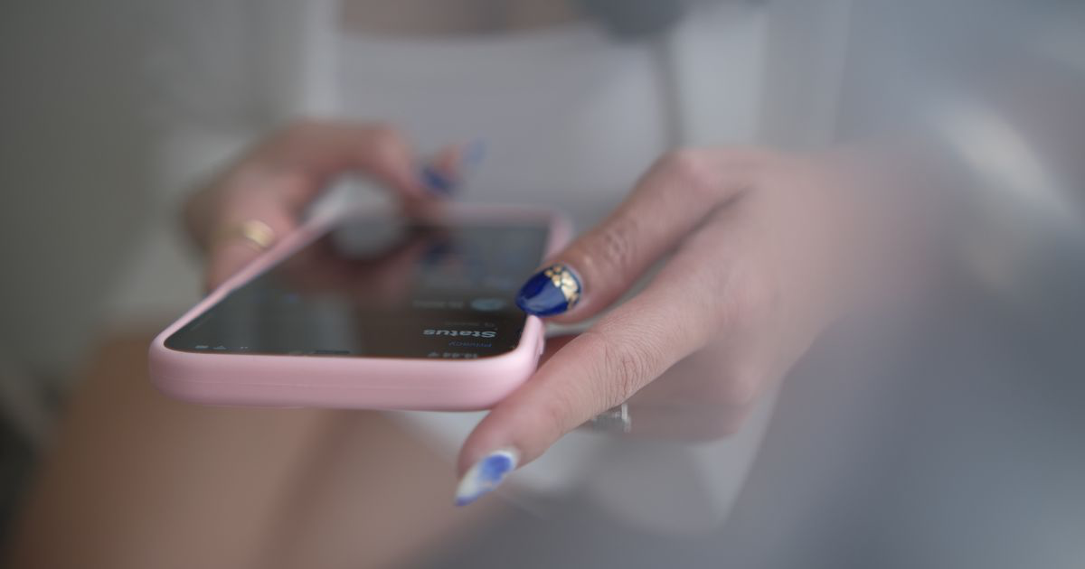 How to Take Photos of Your Own Nails