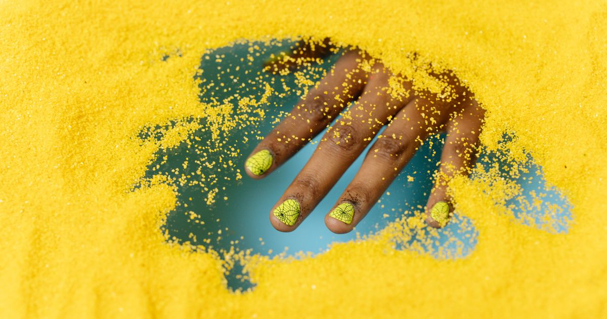 How to Edit Glitter Nail Photos