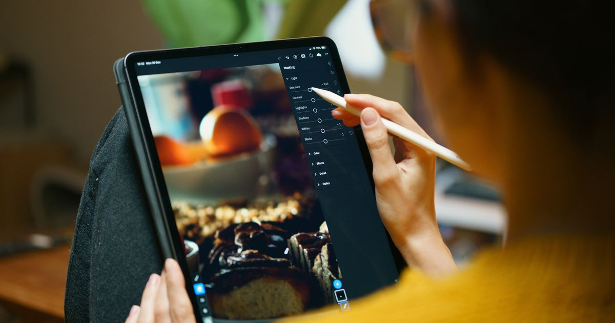 How to Edit Nail Photos in Lightroom Mobile